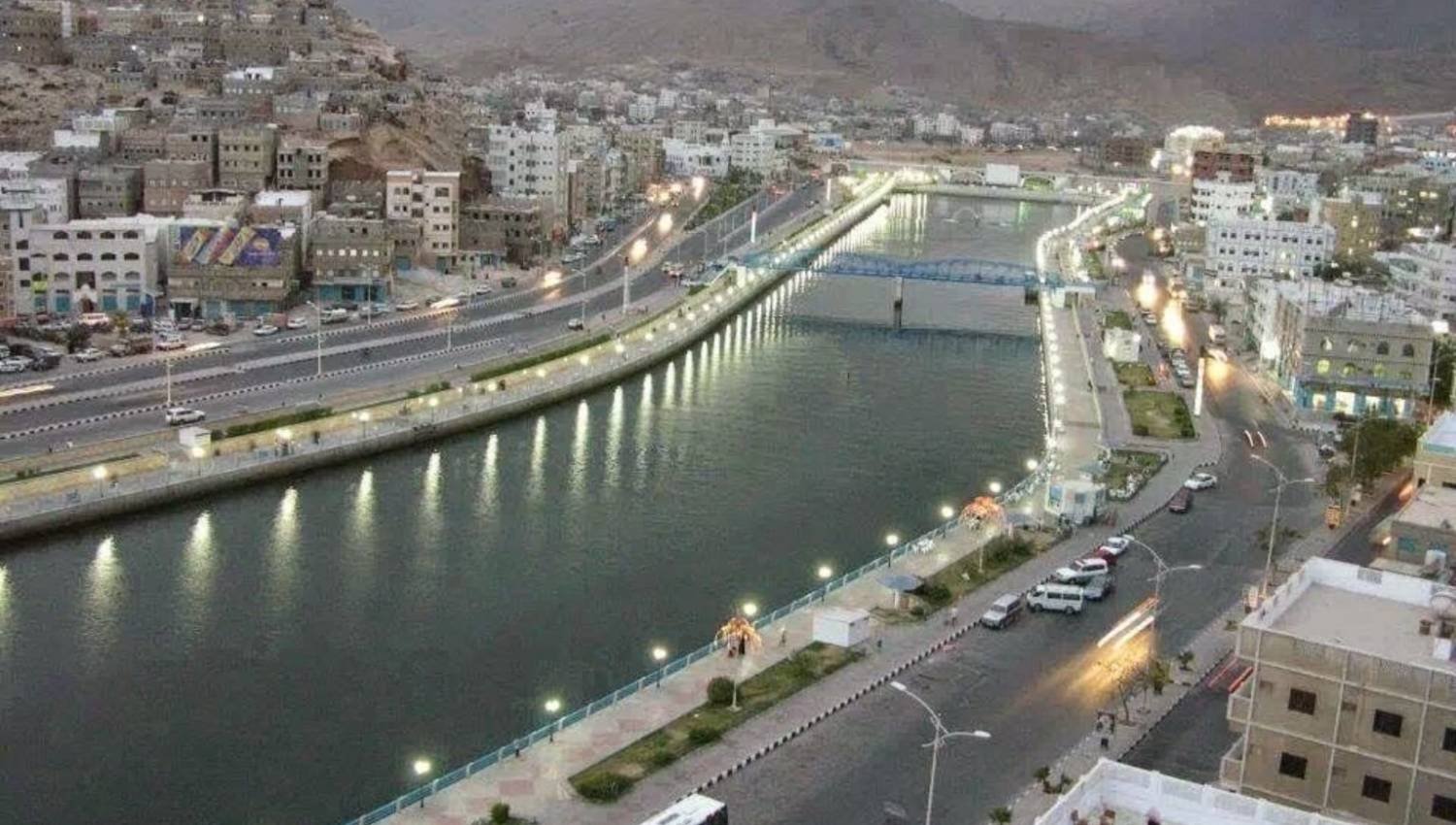 الأحزاب والمكونات السياسية بحضرموت تؤكد دعم استئناف تصدير النفط مع ضمان تنفيذ حقوق المحافظة
