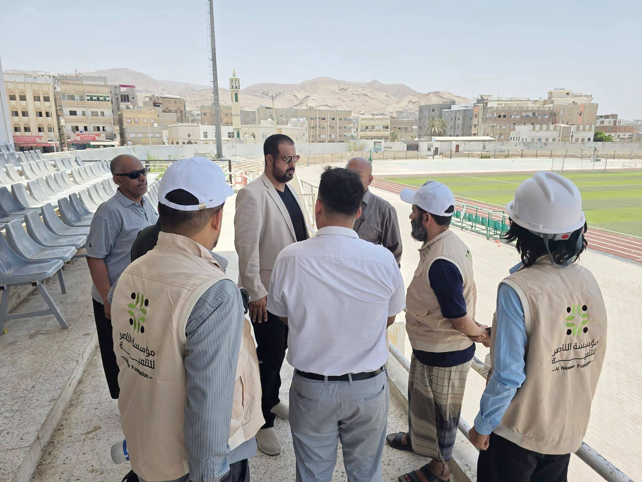 الجهوري يتفقد ملعب بارادم ويبحث تنفيذ مشروع متكامل لتطويره