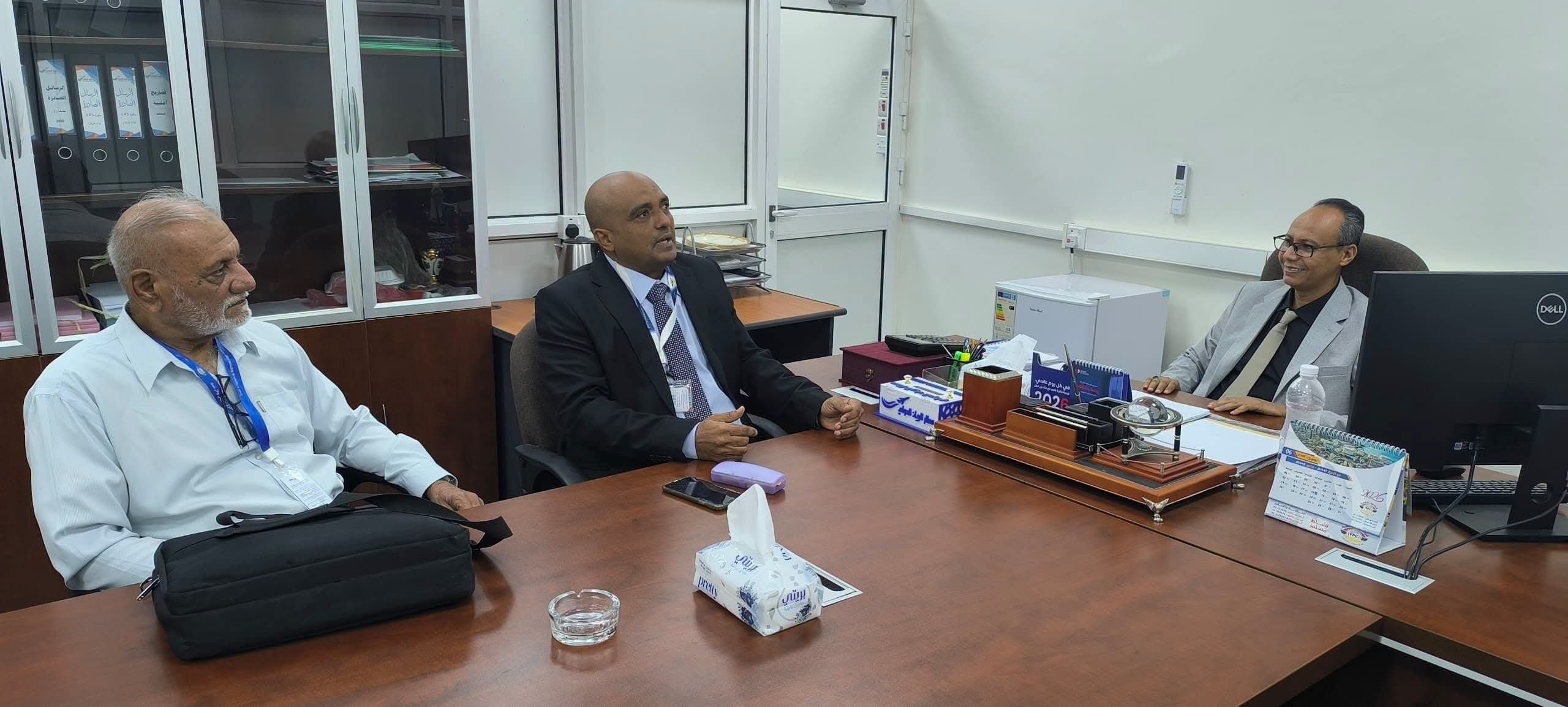 مناقشة تطوير خدمات الملاحة الجوية ورفع كفاءة التشغيل في مطار الريان الدولي
