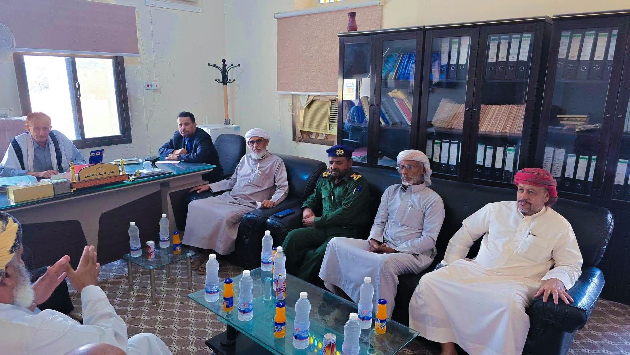 تنسيق قبلي وقضائي لتعزيز تنظيم إثبات الألقاب ودعم السلم المجتمعي بوادي حضرموت